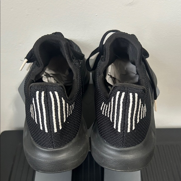 NWOT Adidas Swift Run 1.0 – Unisex Sneakers (Men’s 8 / Women’s 9.5) | - Picture 5 of 6
